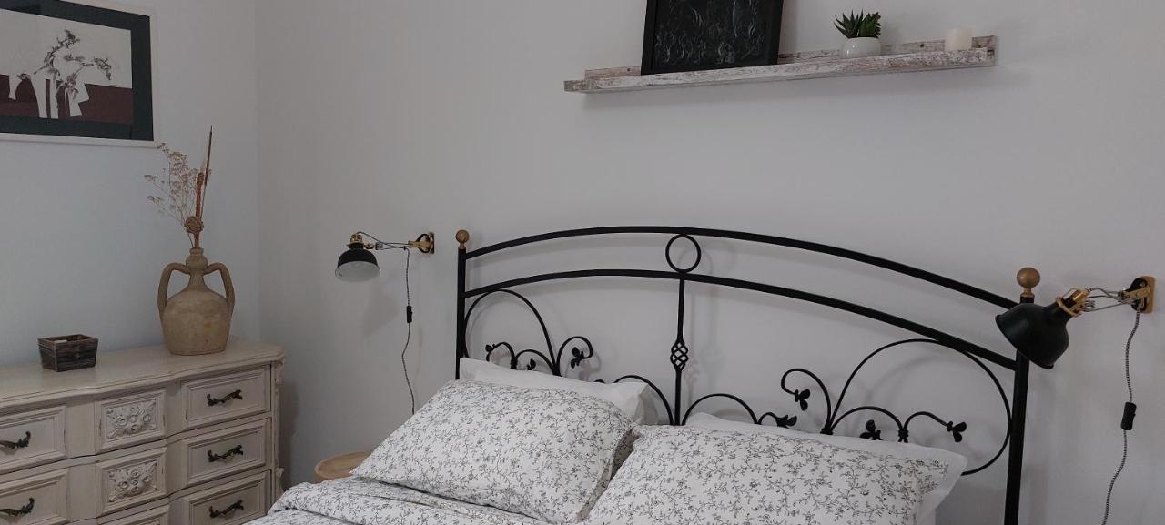 Dimora Carucci Apartment Ночи Екстериор снимка
